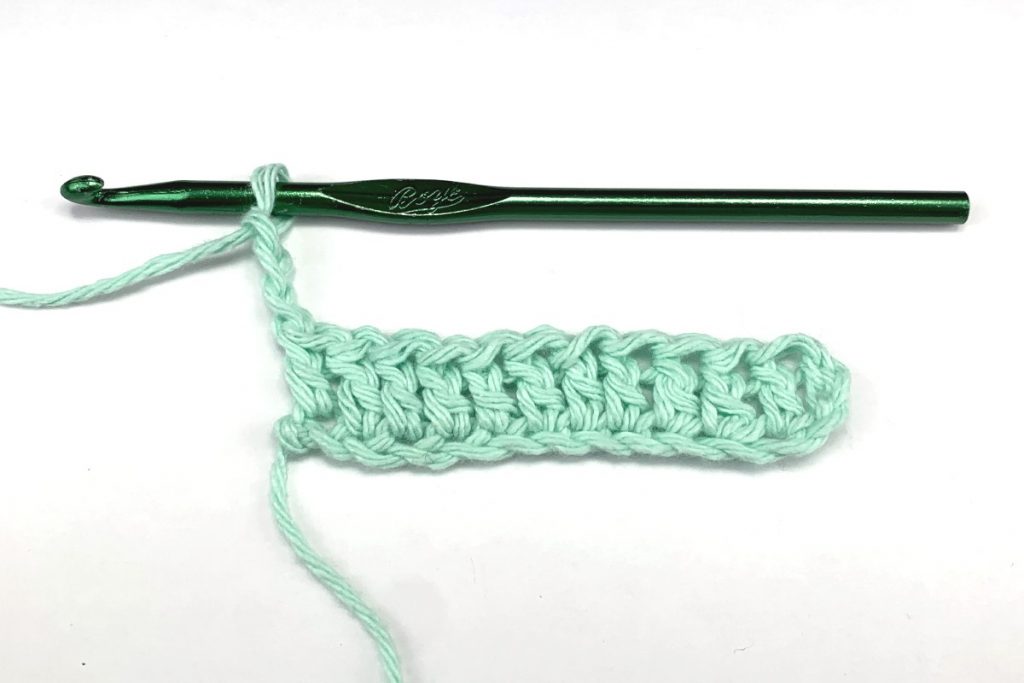 Double crochet turning chain