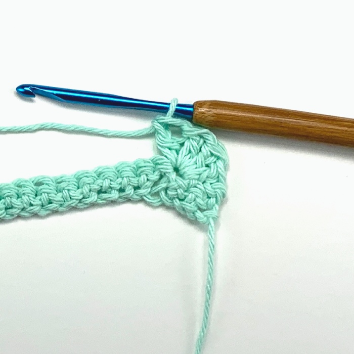 image of 4 double crochets to make a shell